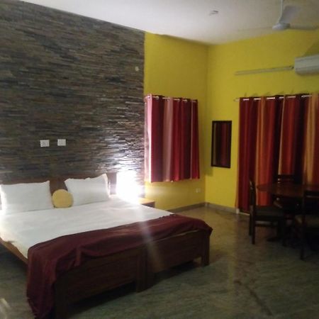 Royale Achaya Bed & Breakfast Chennai Exterior foto