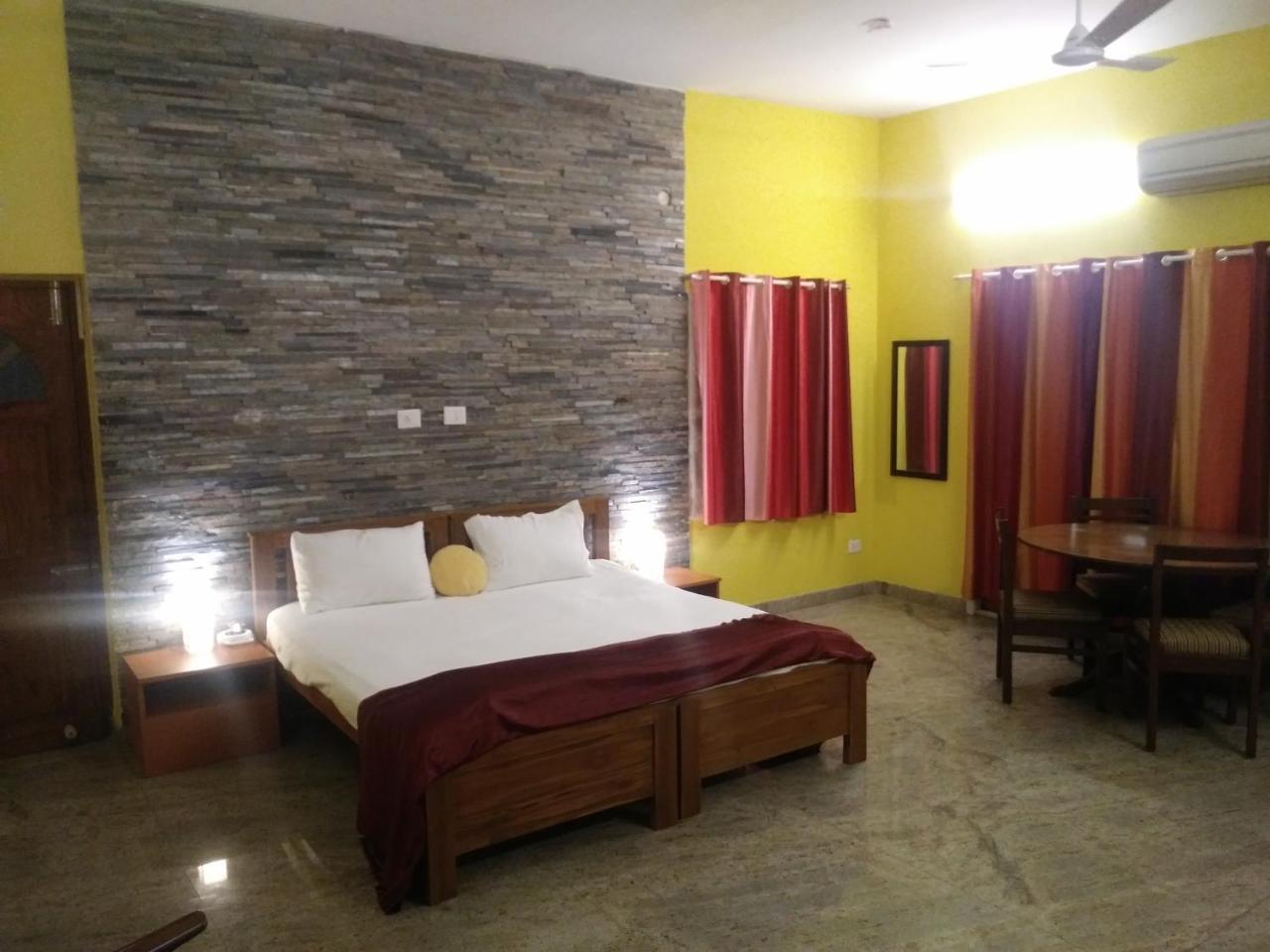 Royale Achaya Bed & Breakfast Chennai Exterior foto