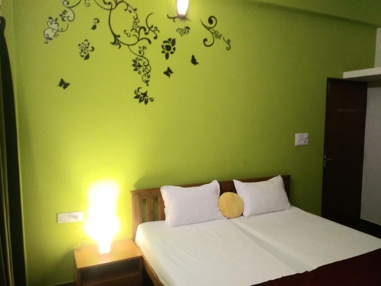 Royale Achaya Bed & Breakfast Chennai Exterior foto